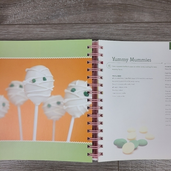 CAKE Pops: Tips, Tricks and Recipes for More Than 40 Treats Hardcover Cookbook - Picture 9 of 15